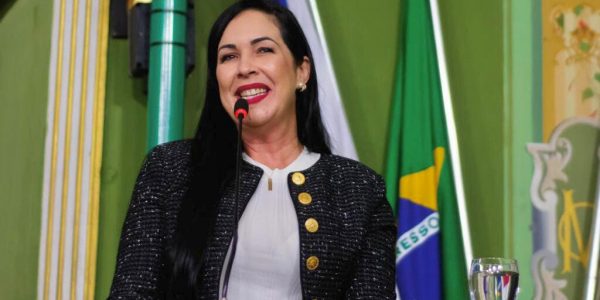 Ludmilla Fiscina - Promulgada lei Alagoinhas Capital Estadual da Cerveja